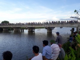 Nghệ An: Tìm thấy thi thể 3 mẹ con nhảy sông tự tử