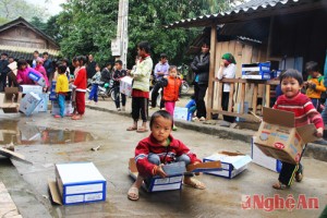 Học sinh nghèo ở Tương Dương. Ảnh chỉ mang tính minh họa. BNA