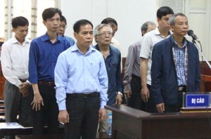 9 cựu cán bộ bị cáo buộc tắc trách khiến 18 lần vỡ ống nước sông...