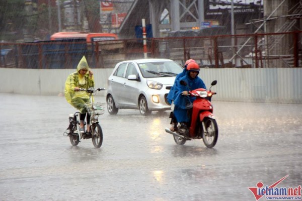 Dự báo thời tiết 11/7: Xuất hiện vùng áp thấp trên Biển Đông