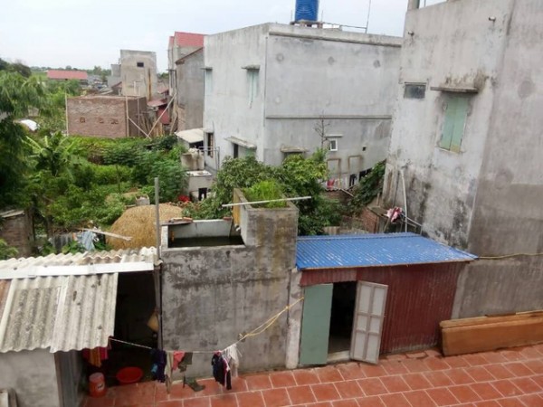 Nghi án đổ thuốc sâu vào bể nước sinh hoạt nhà hàng xóm vì mâu...