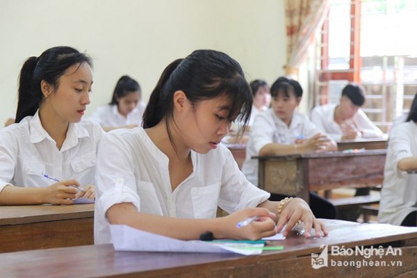 Nghệ An có 63 bài thi được nâng điểm và 32 bài bị hạ điểm sau khi...