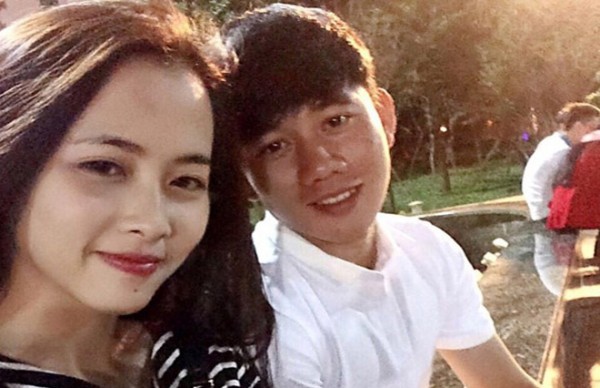 Bạn gái cầu thủ Minh Vương khiến người hâm mộ sững sờ vì quá xinh