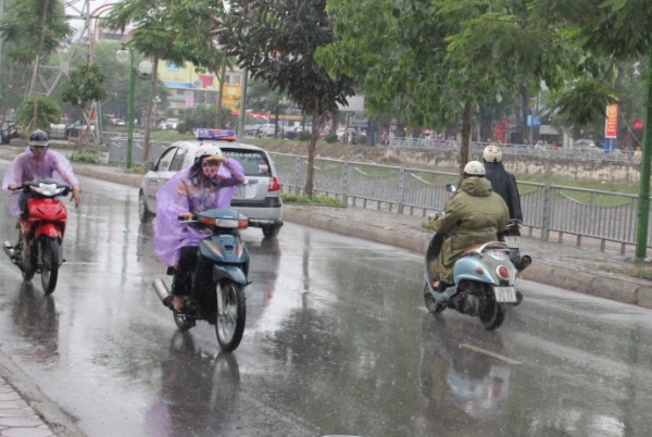 Thời tiết 29/9: Nghệ An mưa rất to, cảnh báo lốc, sét và gió giật...