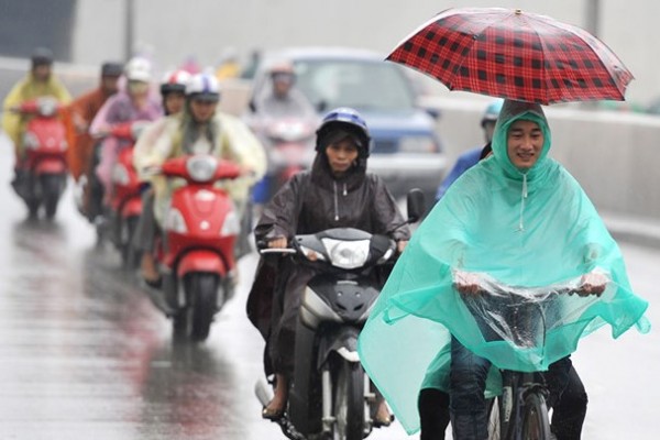 Trung bộ sắp đón không khí lạnh, cảnh báo dông, lốc, sét và mưa...