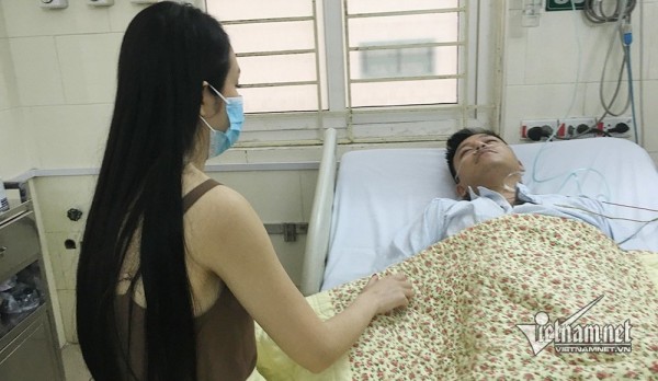 Tuấn Hưng nhập viện sau khi liveshow bị đột ngột hủy