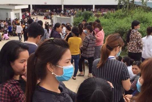 Hàng nghìn công nhân may đình công vì cho rằng bữa ăn chưa đảm...