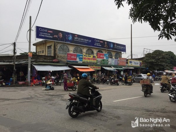 Xô xát sau va chạm giao thông, lái xe ô tô bị chém đứt gân, động...