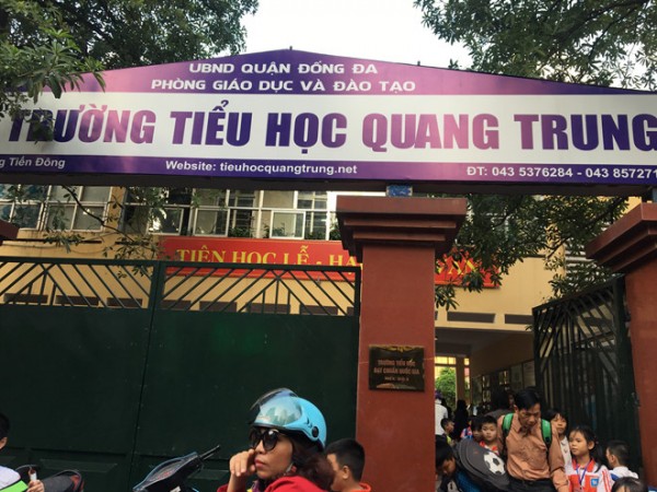 Đình chỉ cô giáo cho học sinh tát bạn 50 cái ở Hà Nội