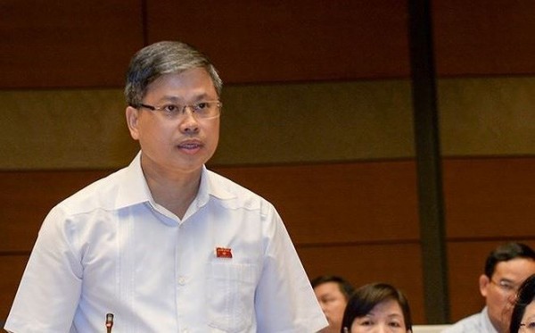 EVN độc quyền mà luôn luôn lỗ thì có nên tiếp tục nữa hay không?