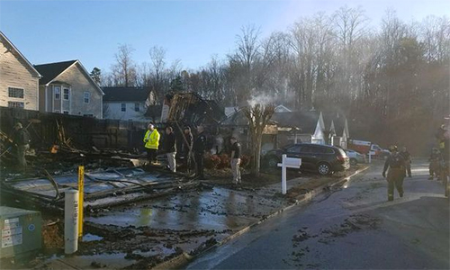 Khung cảnh tan hoang sau đám cháy do Adrienne gây ra. Ảnh: Atlanta Red Cross.