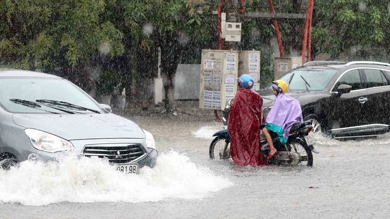 Hôm nay, nhiều tỉnh có mưa to và được cảnh báo có nguy cơ lũ quét